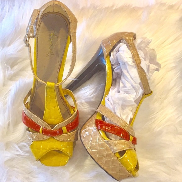 Tan/Orange/Yellow Heels Size 8 - Picture 5 of 6